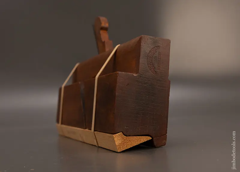 Crisp & Fine H. Chapin Union Factory Crisp Complex Moulding Plane With It’S Product - 118799 1