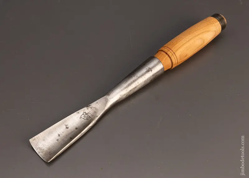 Fine 1 5/8 Inch Framing Gouge By Barr - 114034 1