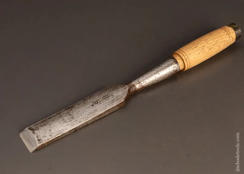 Fine Charles Buck 1 1/2 Inch (Schnaff) Heavy Framing Chisel - 120062 1