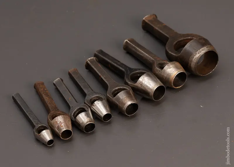 Fine Set Of 8 Leather Punches - 118758 1