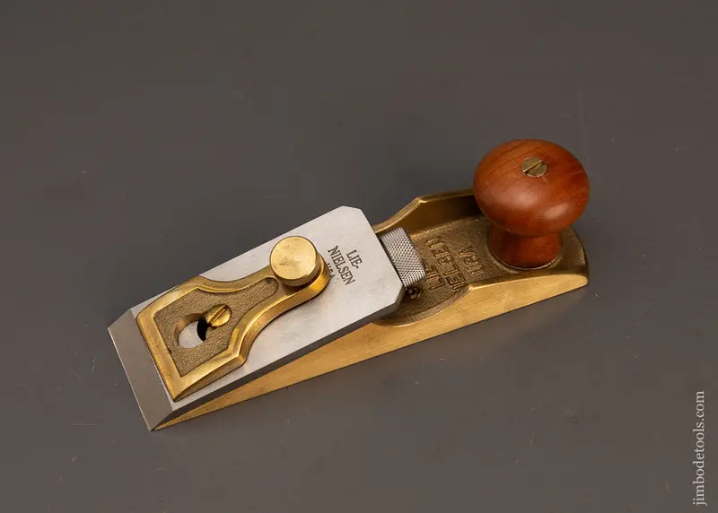 Near Mint Lie Nielsen No. 97 1/2 Chisel Plane - 119053 1