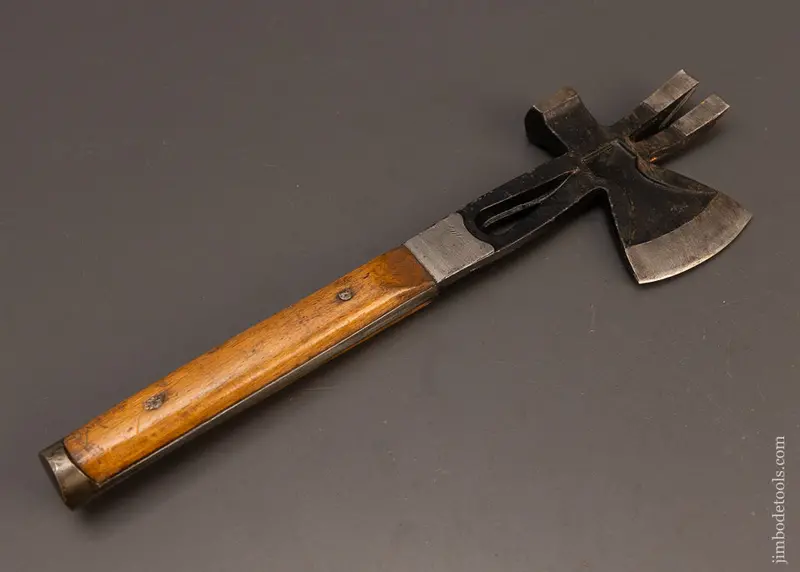 Near Mint Tomahawk Style Hammer Hatchet Combination Tool - 117986 1