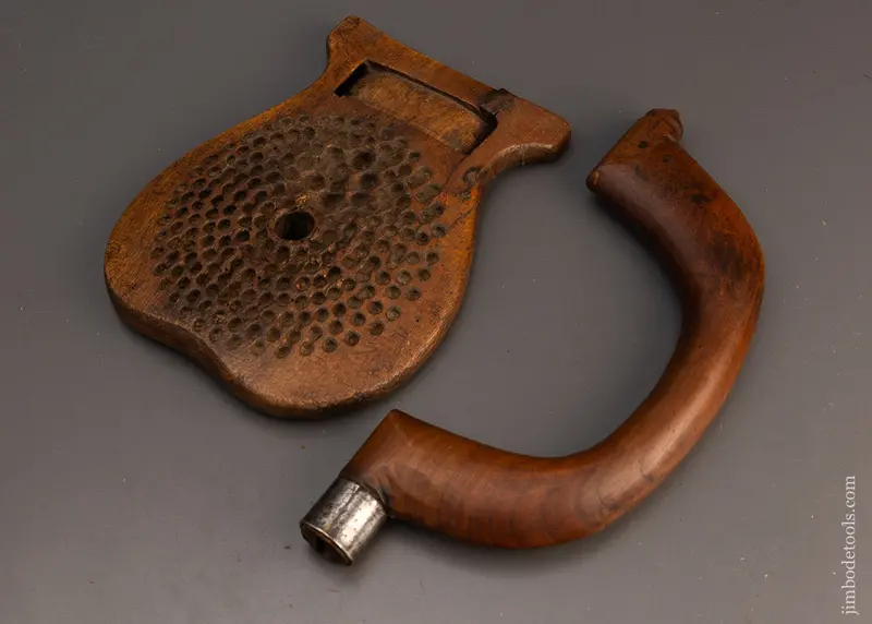 Remarkable Chair Maker’S Bit Brace With Original Breast Plate - 114611 1